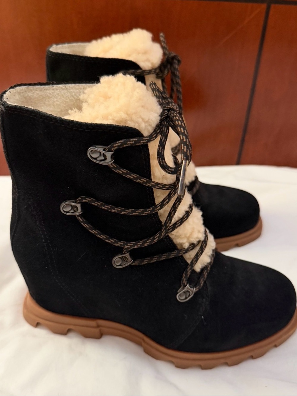 Sorel Joan of Arctic 3 genuine shearling trim waterproof wedge boot women’s 7
